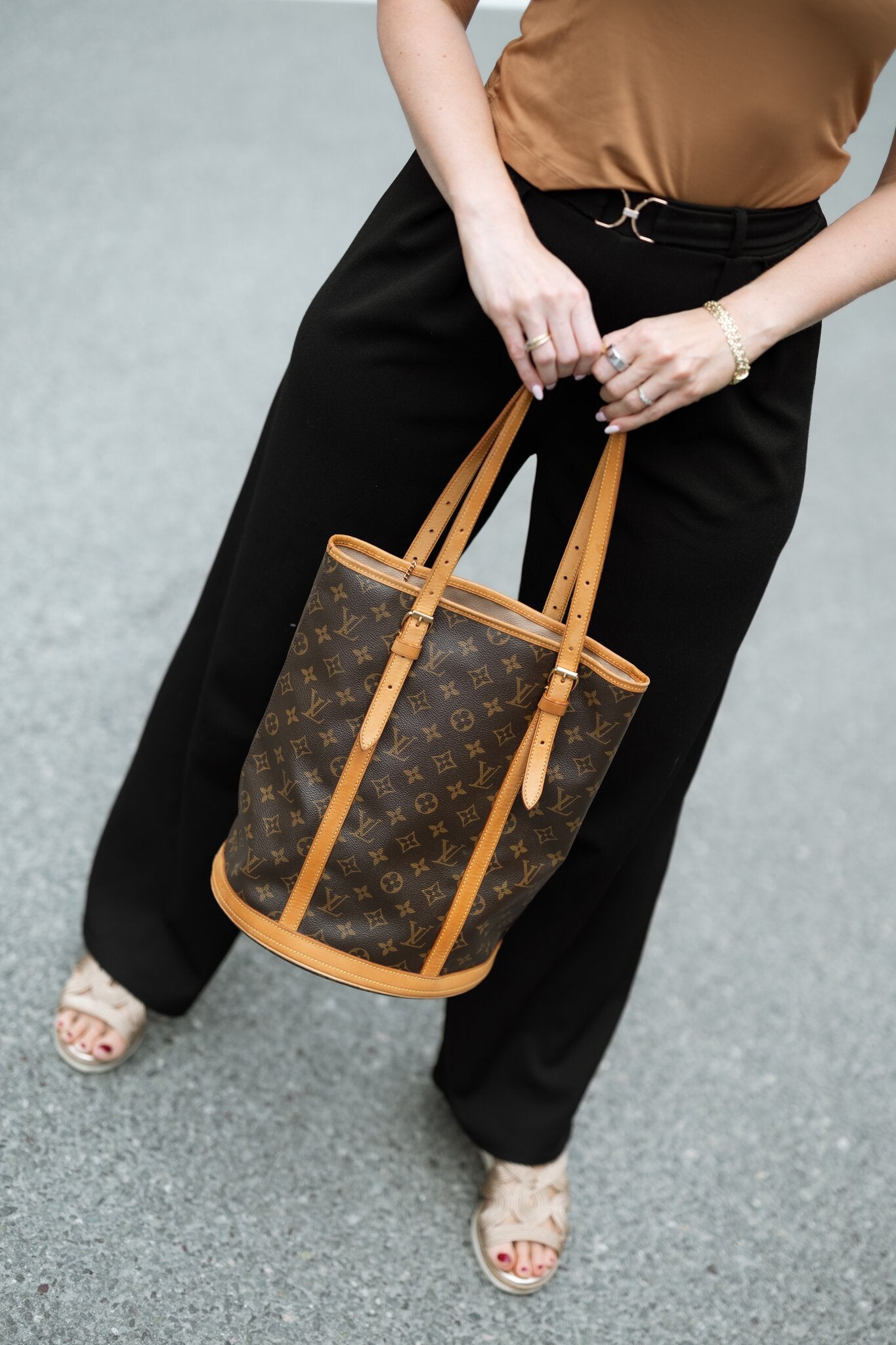 Vintage Louis Vuitton Bucket GM bøtteveske i Monogram canvas, autentisert – bilde 3